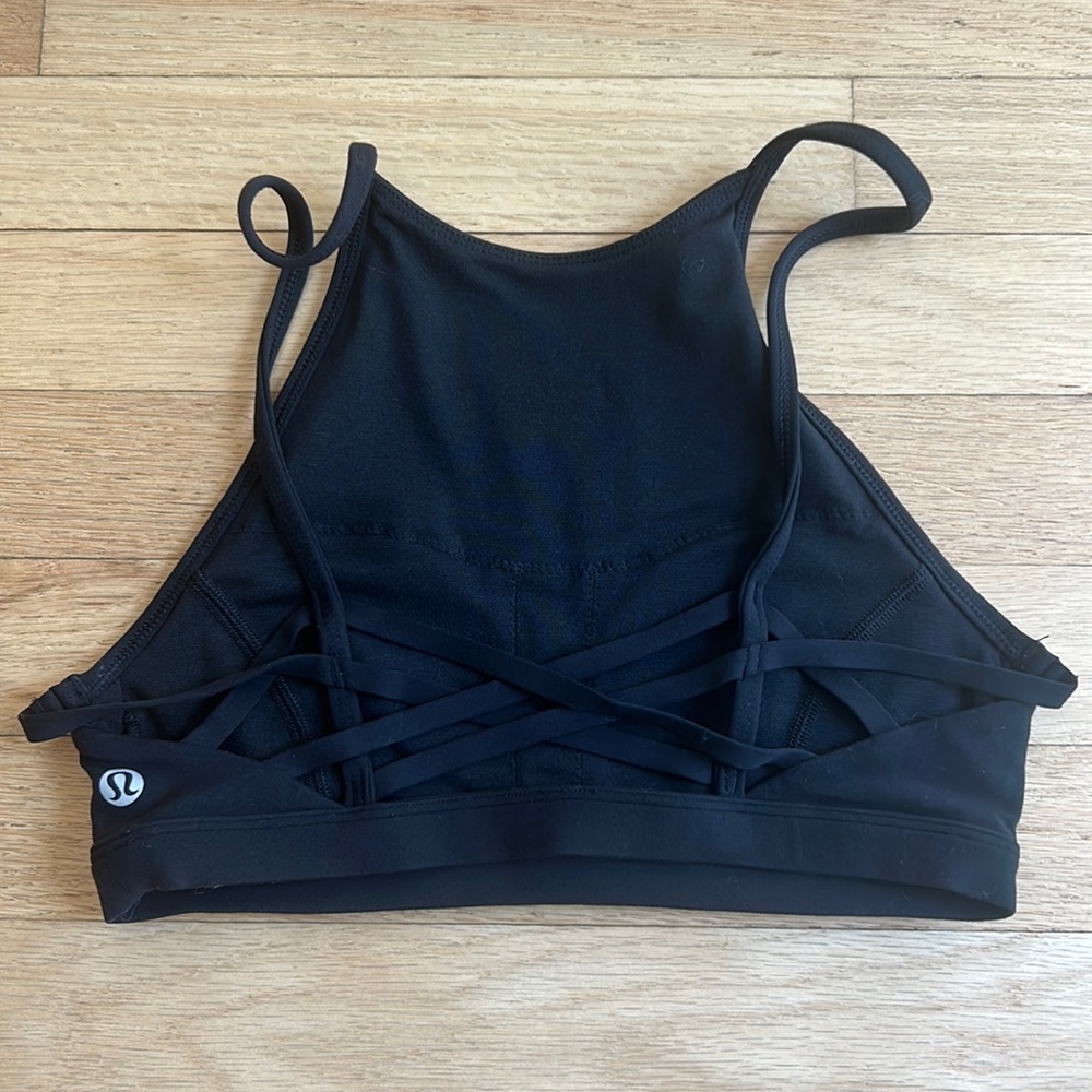 Lululemon free to be high neck limited